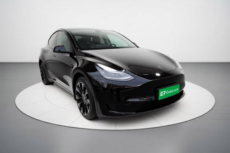 Used Tesla Model Y 2022 Rear-Wheel-Drive Version Front Right 45 Deg