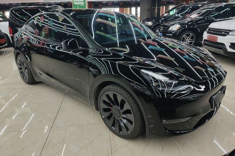 Used Tesla Model Y 2022 Performance High-Performance All-Wheel-Drive Version Front Right 45 Deg