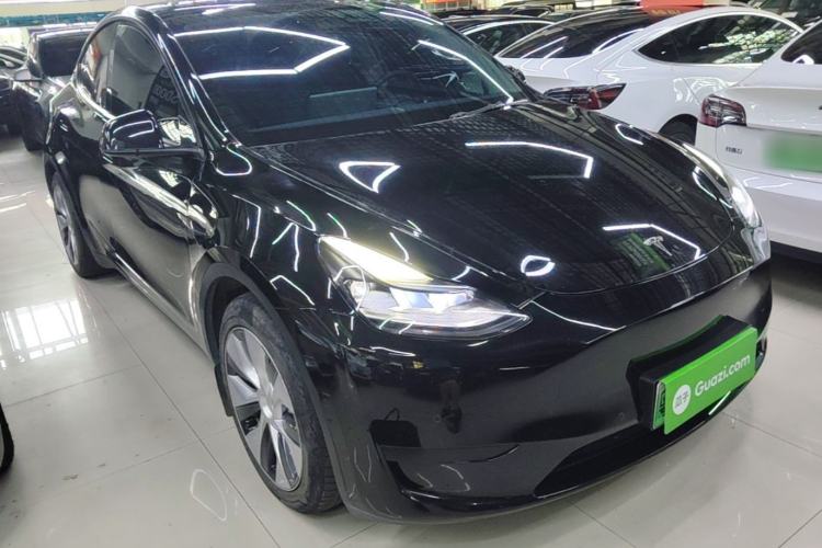 Used Tesla Model Y 2022 Rear-Wheel-Drive Version Front Right 45 Deg