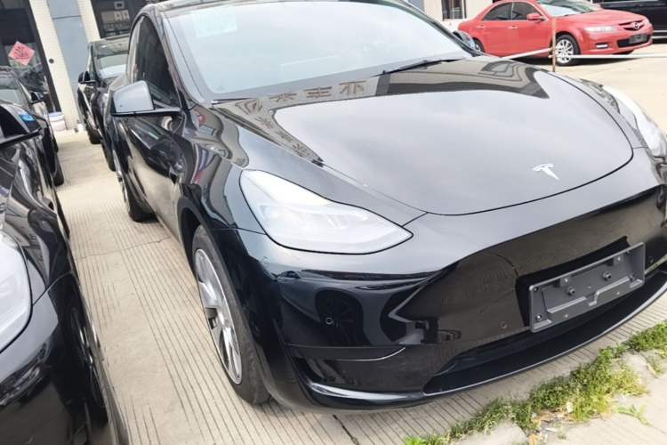 Used Tesla Model Y 2022 Rear-Wheel-Drive Version Front Right 45 Deg
