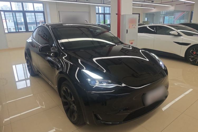 Used Tesla Model Y 2022 Rear-Wheel-Drive Version Front Right 45 Deg