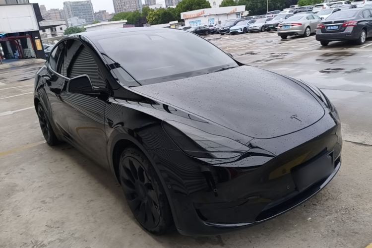 Used Tesla Model Y 2022 Rear-Wheel-Drive Version Front Right 45 Deg