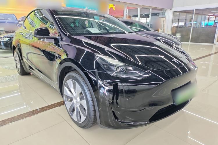 Used Tesla Model Y 2022 Rear-Wheel-Drive Version Front Right 45 Deg