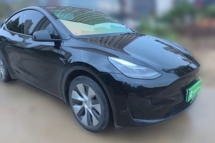 Used Tesla Model Y 2022 Rear-Wheel-Drive Version Front Right 45 Deg