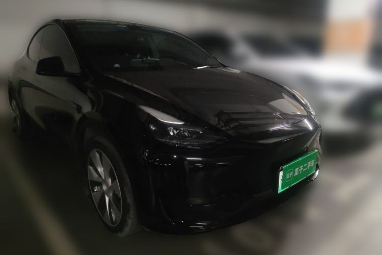 Used Tesla Model Y 2022 Rear-Wheel-Drive Version Front Right 45 Deg