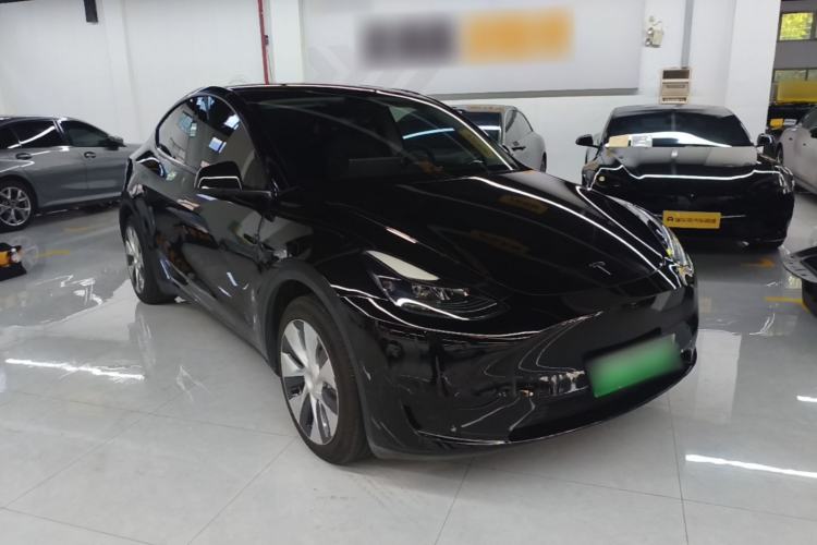Used Tesla Model Y 2022 Rear-Wheel-Drive Version Front Right 45 Deg