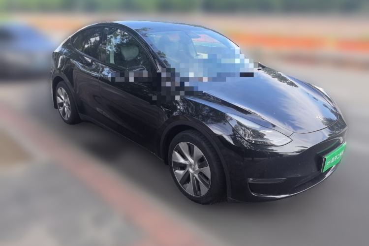 Used Tesla Model Y 2022 Long-Range All-Wheel-Drive Version Front Right 45 Deg