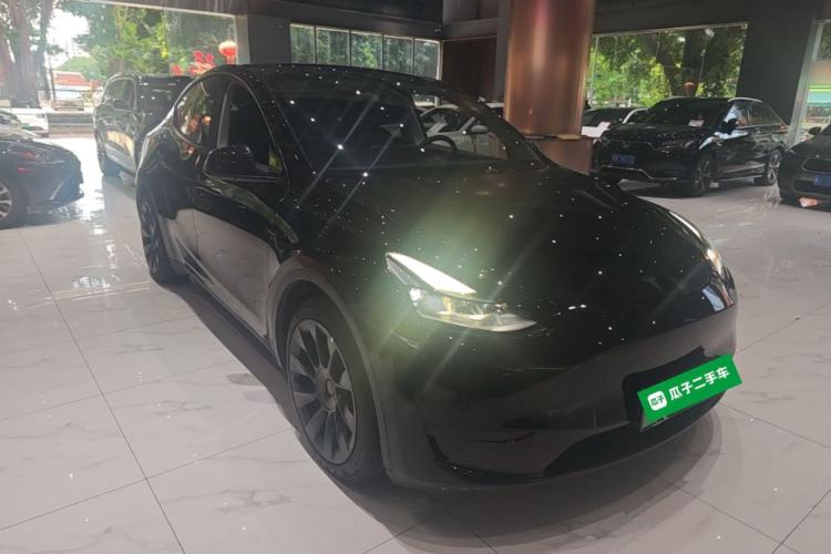Used Tesla Model Y 2022 Rear-Wheel-Drive Version Front Right 45 Deg
