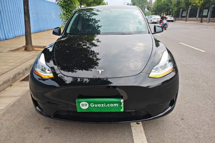 Used Tesla Model Y 2022 Rear-Wheel-Drive Version Front