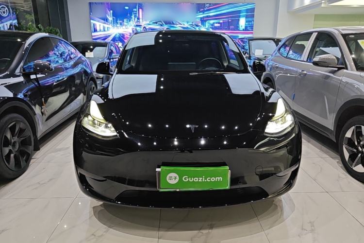 Used Tesla Model Y 2022 Long-Range All-Wheel-Drive Version Front