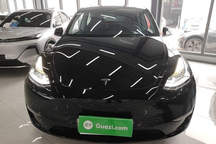 Used Tesla Model Y 2022 Rear-Wheel-Drive Version Front