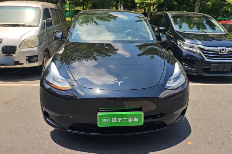 Used Tesla Model Y 2022 Long-Range All-Wheel-Drive Version Front