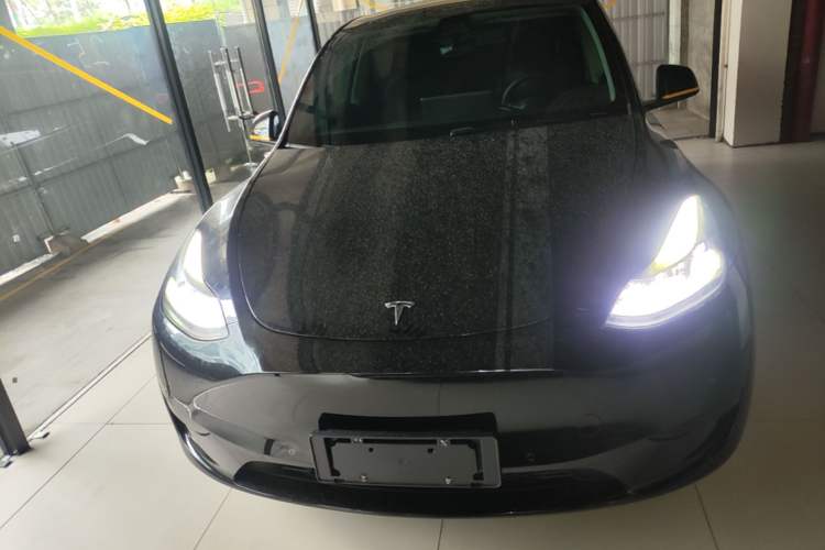 Used Tesla Model Y 2022 Rear-Wheel-Drive Version Front