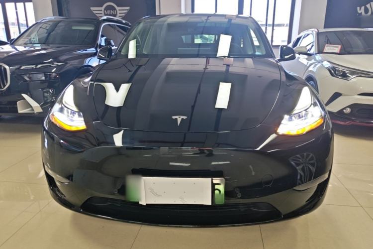 Used Tesla Model Y 2022 Long-Range All-Wheel-Drive Version Front