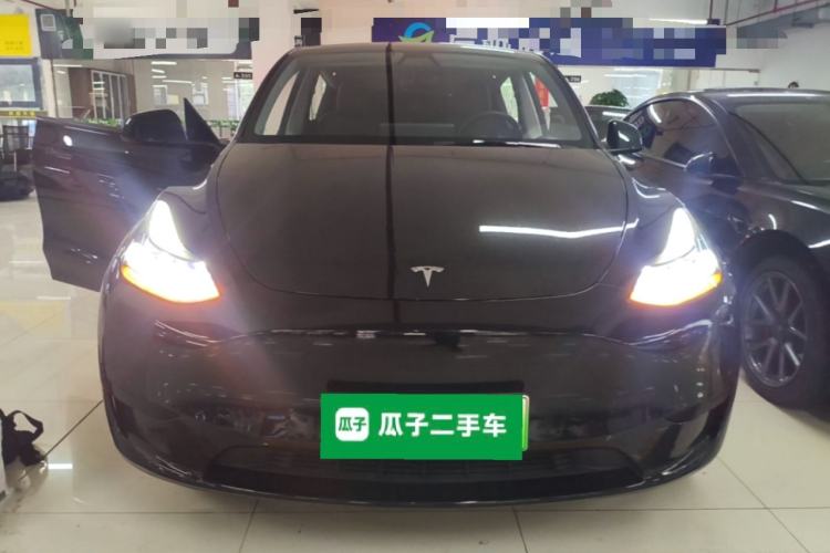 Used Tesla Model Y 2022 Rear-Wheel-Drive Version Front
