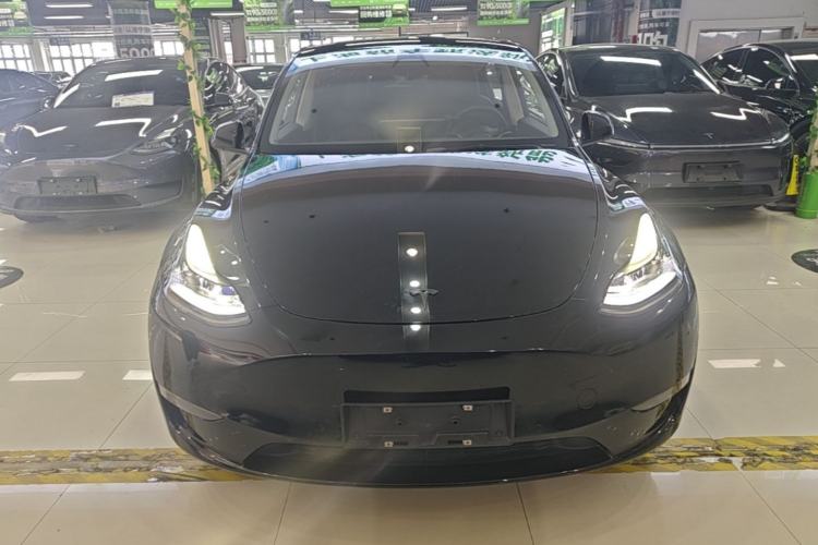 Used Tesla Model Y 2022 Long-Range All-Wheel-Drive Version Front