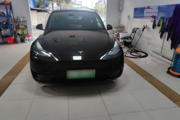 Used Tesla Model Y 2022 Rear-Wheel-Drive Version Front