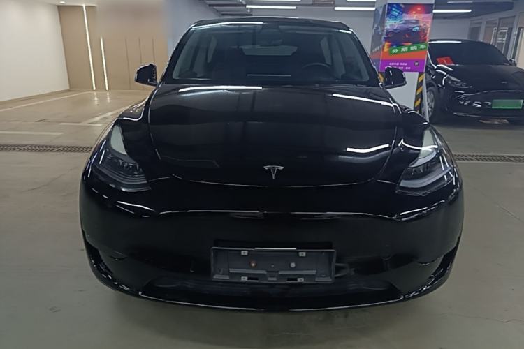 Used Tesla Model Y 2022 Rear-Wheel-Drive Version Front