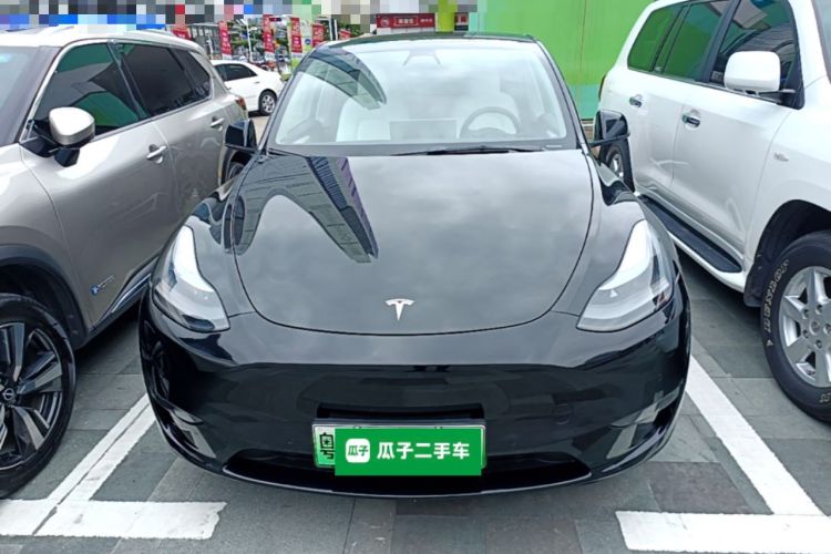 Used Tesla Model Y 2022 Long-Range All-Wheel-Drive Version Front