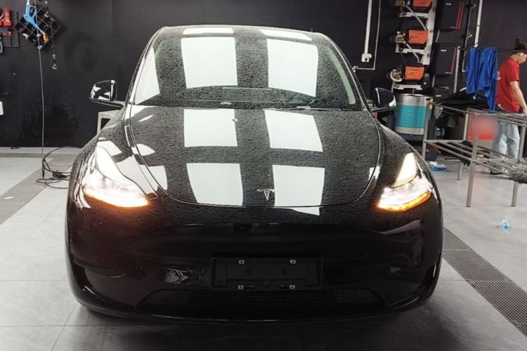 Used Tesla Model Y 2022 Rear-Wheel-Drive Version Front