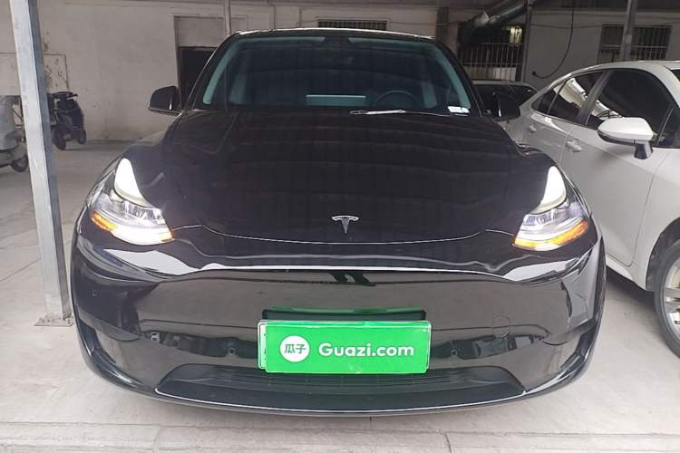 Used Tesla Model Y 2022 Rear-Wheel-Drive Version Front