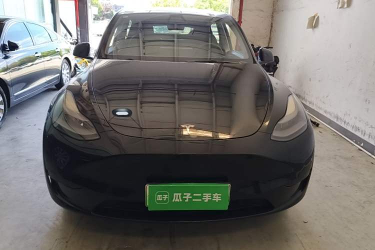 Used Tesla Model Y 2022 Rear-Wheel-Drive Version Front