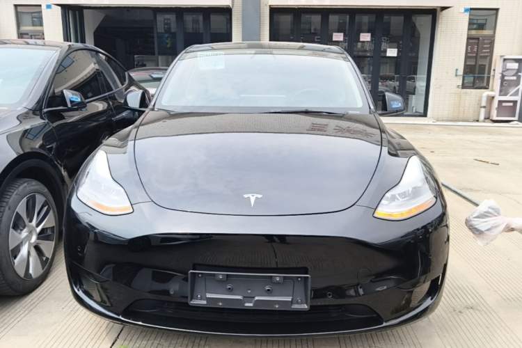 Used Tesla Model Y 2022 Rear-Wheel-Drive Version Front