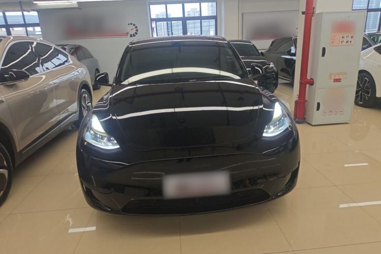 Used Tesla Model Y 2022 Rear-Wheel-Drive Version Front