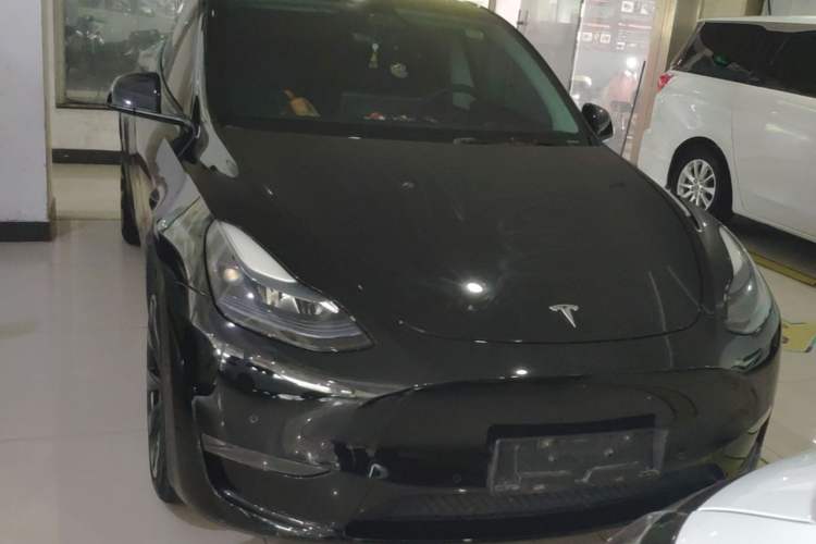Used Tesla Model Y 2022 Long-Range All-Wheel-Drive Version Front