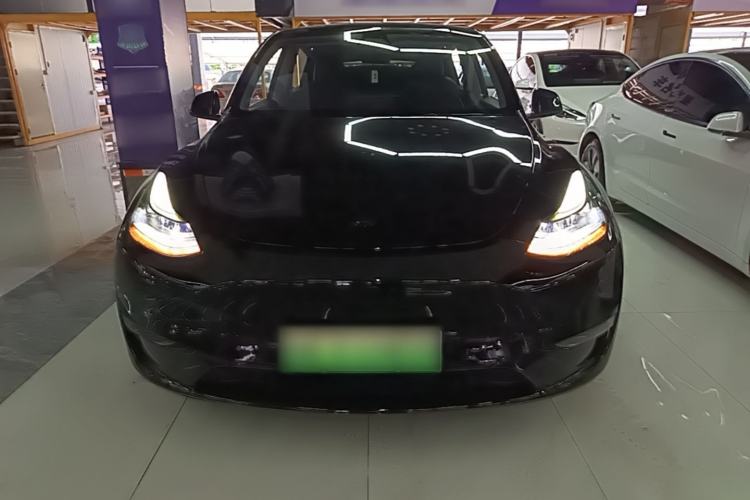 Used Tesla Model Y 2022 Long-Range All-Wheel-Drive Version Front