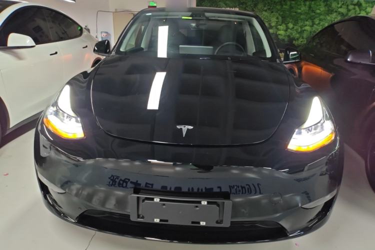 Used Tesla Model Y 2022 Long-Range All-Wheel-Drive Version Front