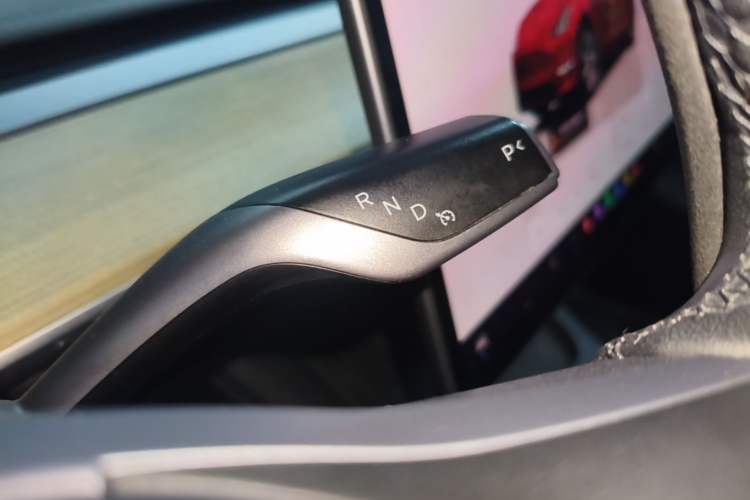 Used Tesla Model Y 2022 Revised Version Rear-Wheel Drive Gear Lever