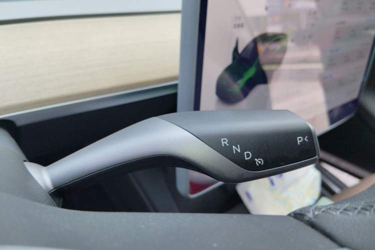 Used Tesla Model Y 2022 Performance High-Performance All-Wheel-Drive Version Gear Lever