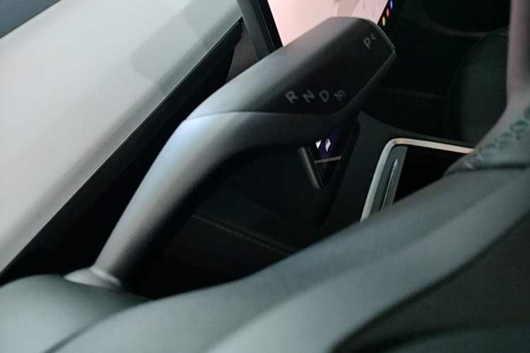 Used Tesla Model Y 2022 Revised Version Rear-Wheel Drive Gear Lever
