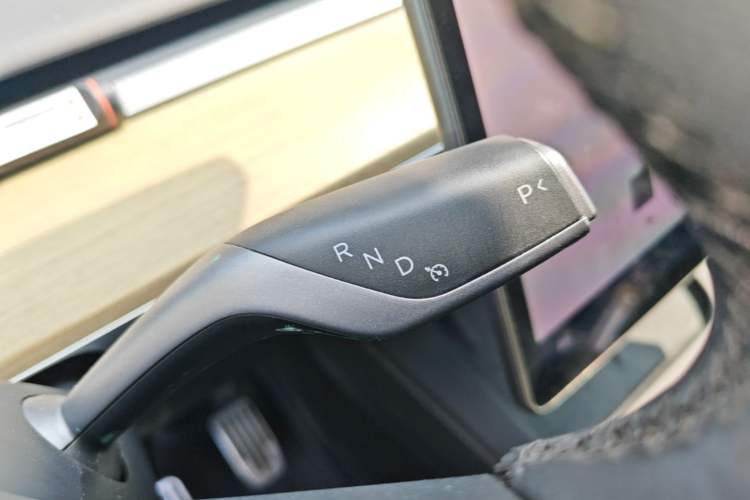 Used Tesla Model Y 2022 Revised Version Rear-Wheel Drive Gear Lever