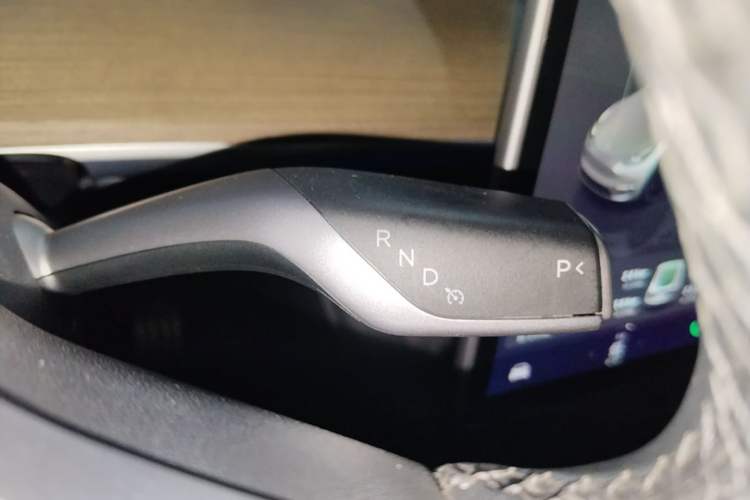 Used Tesla Model Y 2022 Performance High-Performance All-Wheel-Drive Version Gear Lever