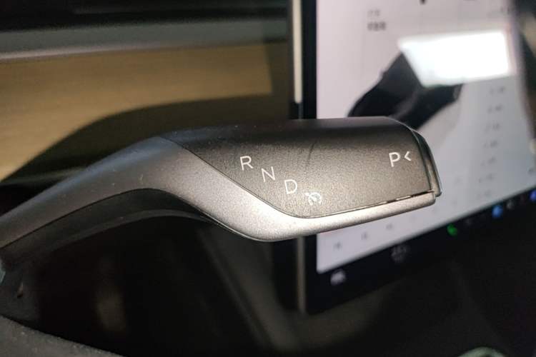Used Tesla Model Y 2022 Revised Version Rear-Wheel Drive Gear Lever