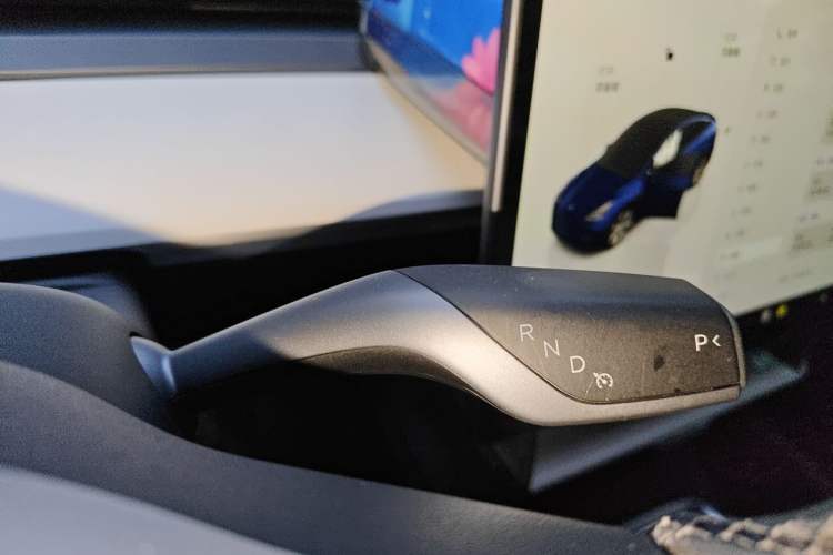 Used Tesla Model Y 2022 Revised Version Rear-Wheel Drive Gear Lever