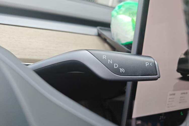 Used Tesla Model Y 2022 Revised Version Rear-Wheel Drive Gear Lever