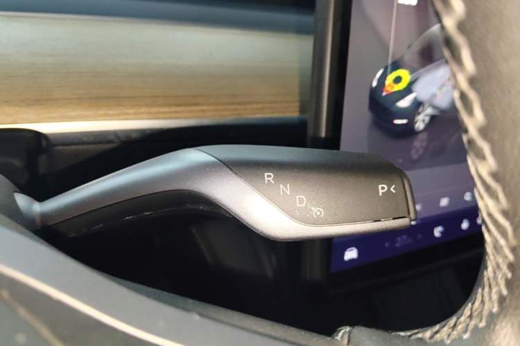 Used Tesla Model Y 2022 Revised Version Rear-Wheel Drive Gear Lever