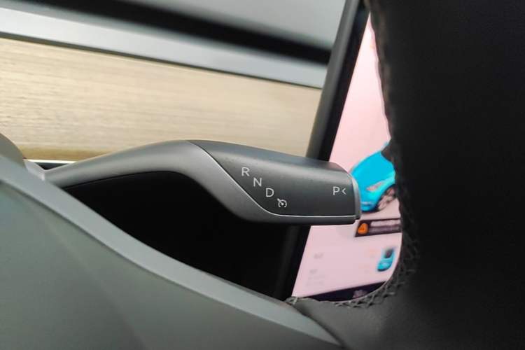 Used Tesla Model Y 2022 Revised Version Rear-Wheel Drive Gear Lever