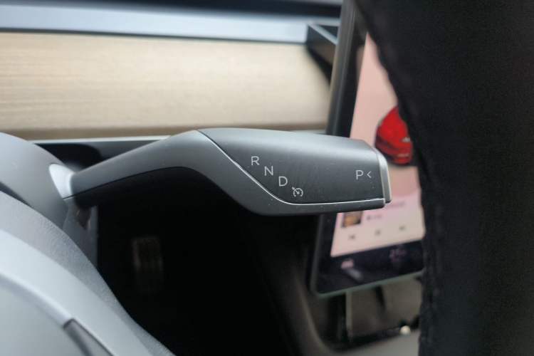 Used Tesla Model Y 2022 Performance High-Performance All-Wheel-Drive Version Gear Lever