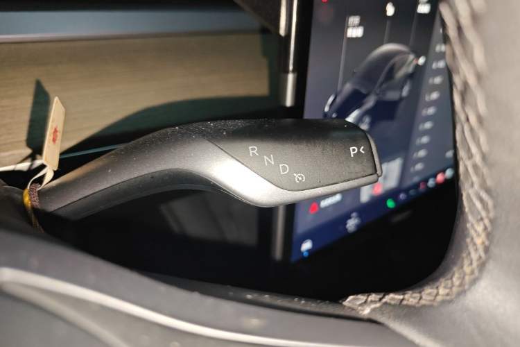 Used Tesla Model Y 2022 Revised Version Rear-Wheel Drive Gear Lever