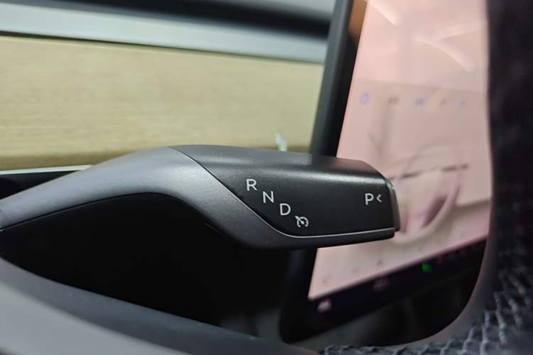 Used Tesla Model Y 2022 Revised Version Rear-Wheel Drive Gear Lever