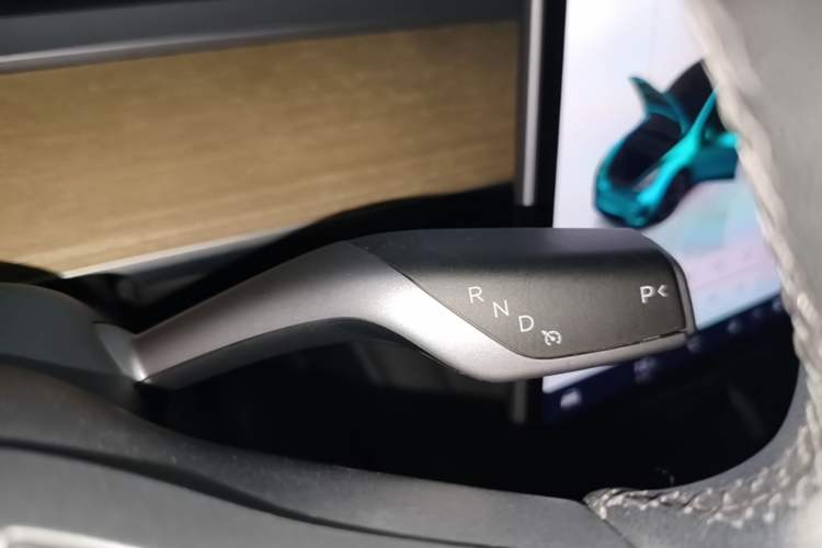Used Tesla Model Y 2022 Revised Version Rear-Wheel Drive Gear Lever