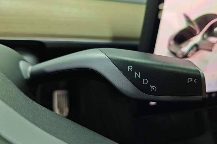 Used Tesla Model Y 2022 Revised Version Rear-Wheel Drive Gear Lever