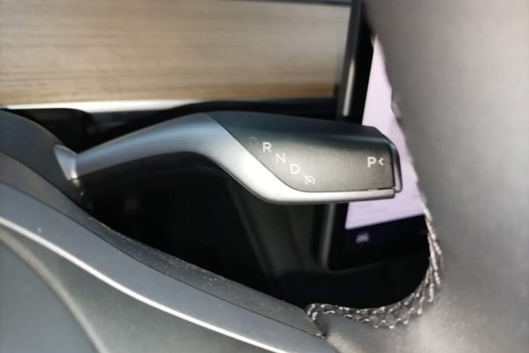 Used Tesla Model Y 2022 Revised Version Rear-Wheel Drive Gear Lever