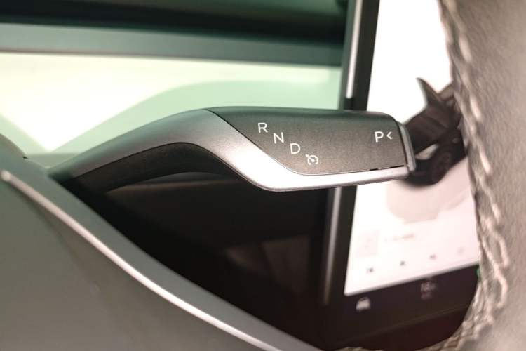 Used Tesla Model Y 2022 Revised Version Rear-Wheel Drive Gear Lever