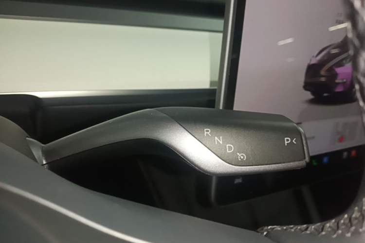 Used Tesla Model Y 2022 Revised Version Rear-Wheel Drive Gear Lever