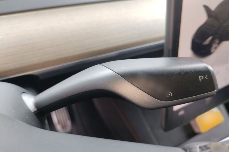 Used Tesla Model Y 2022 Revised Version Rear-Wheel Drive Gear Lever